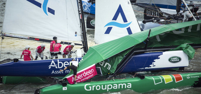 Extreme Sailing Series, crash for Groupama in Singapore