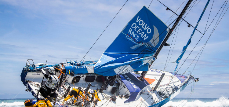 Volvo Ocean Race, iniziata l’operazione di recupero di Team Vestas Wind
