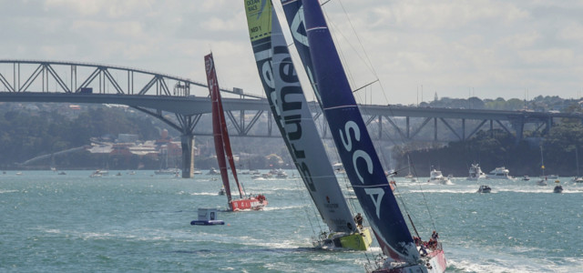 Volvo Ocean Race, la In-Port Race di Auckland va a Team SCA