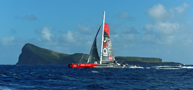 Sailing and record, IDEC Sport wins in Mauritius