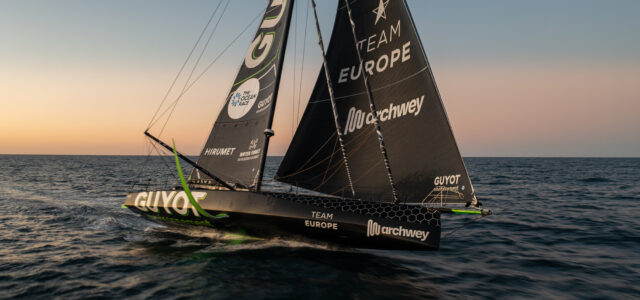 The Ocean Race, Guyot Environnement-Team Europe sospende la regata